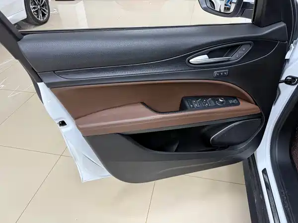 Alfa Romeo Stelvio 2019