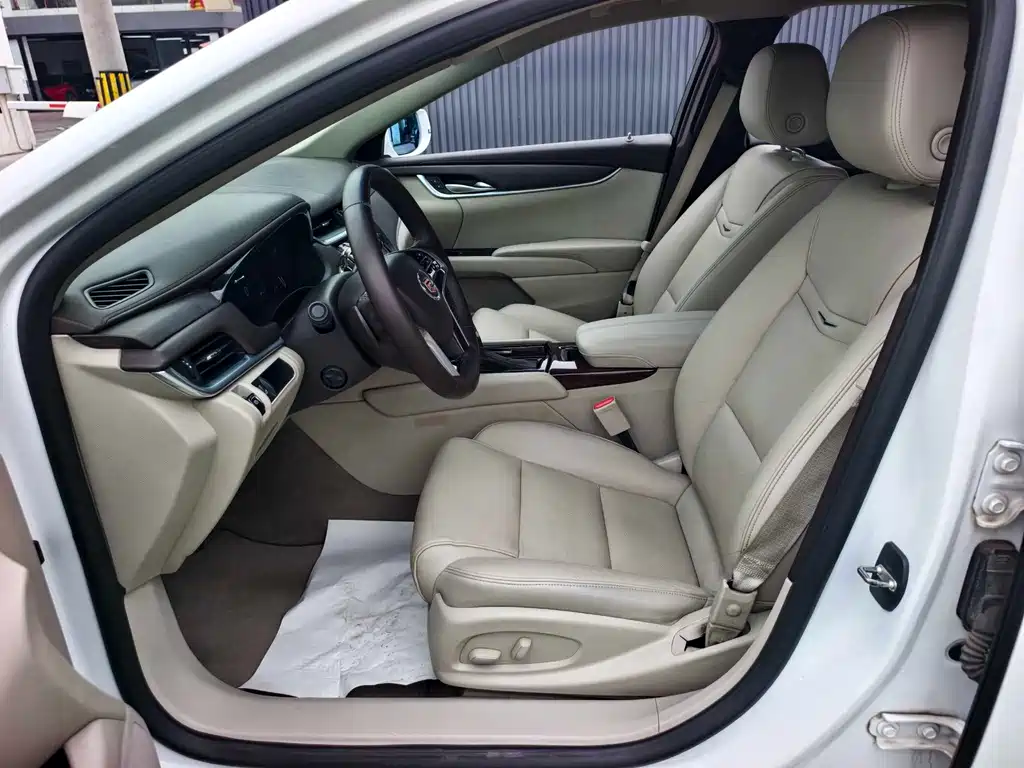 Cadillac XTS 2015 — фото 9