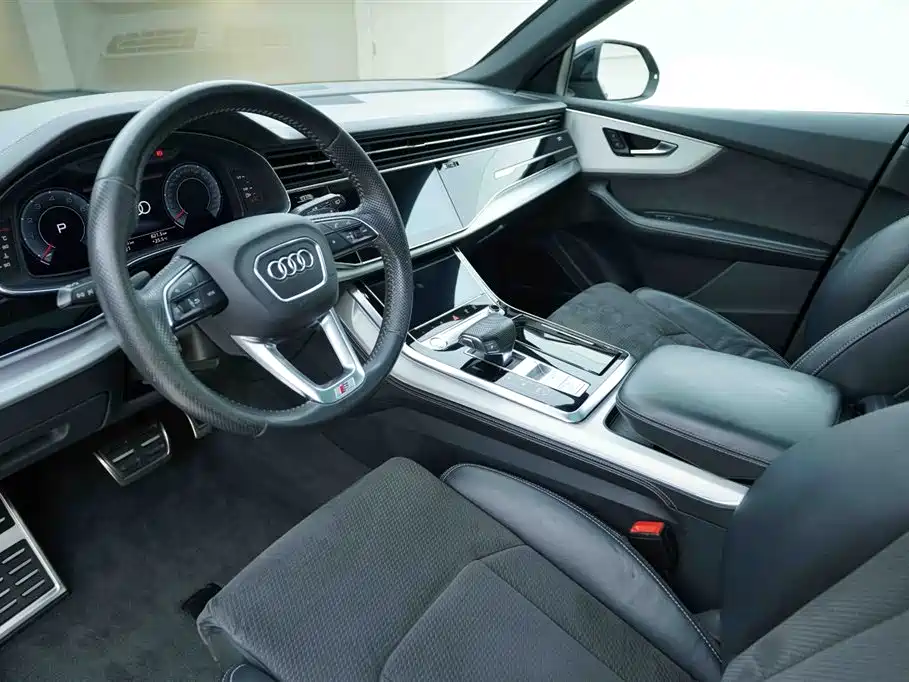 Audi Q8 2020 — фото 10