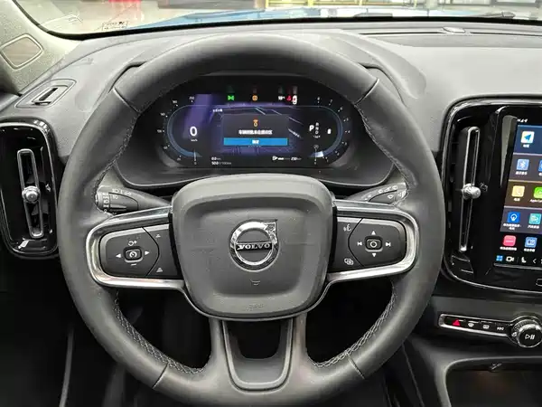 Volvo XC40 2023