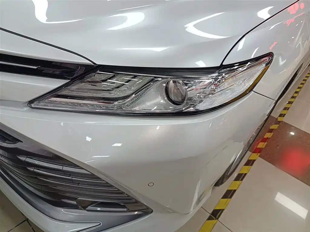 Toyota Camry 2020 — фото 19