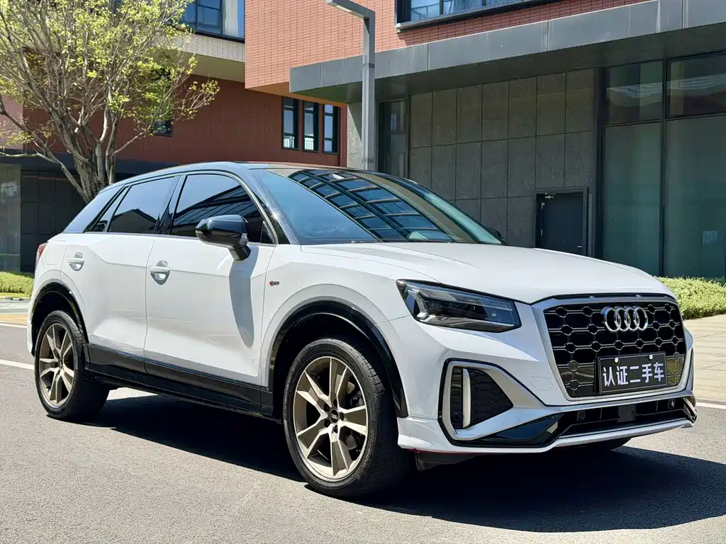 Audi Q2L 2022 — фото 3