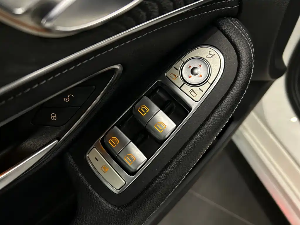 Mercedes-Benz C-Class 2018 — фото 17