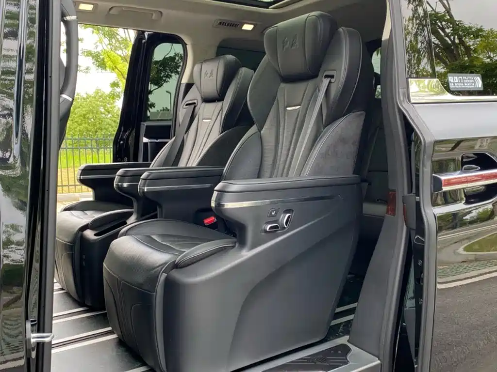 Hongqi HQ9 2023