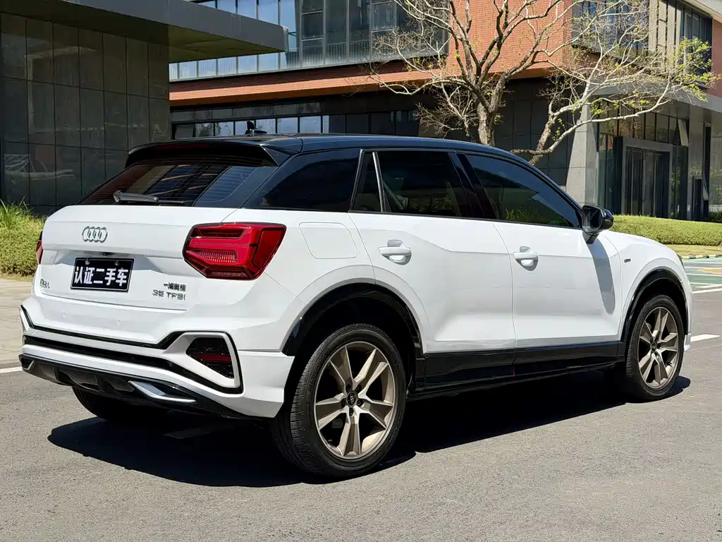 Audi Q2L 2022 — фото 20
