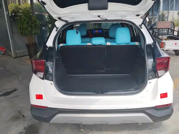 Toyota Yaris L 2022