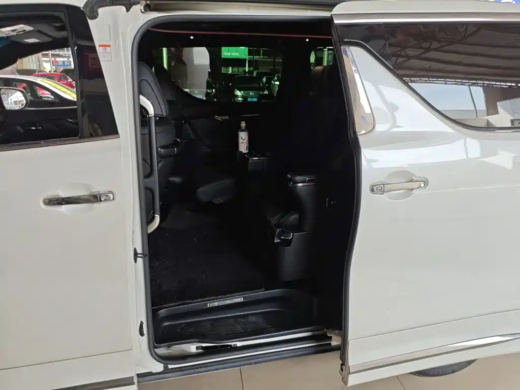 Toyota Vellfire 2020 — фото 7