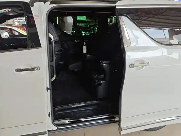 Toyota Vellfire 2020