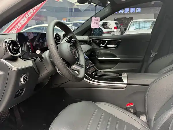 Mercedes-Benz C-Class 2025