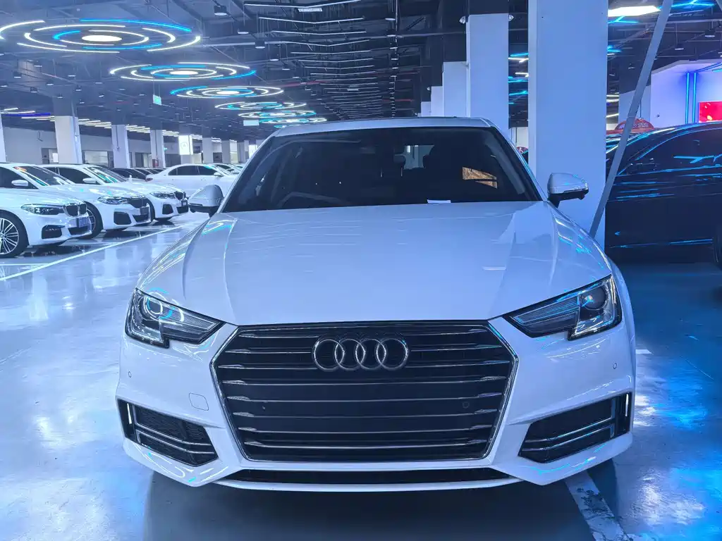 Audi A4L 2019