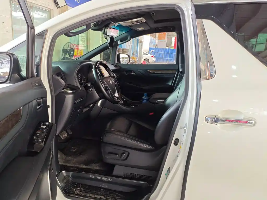 Toyota Vellfire 2020 — фото 6