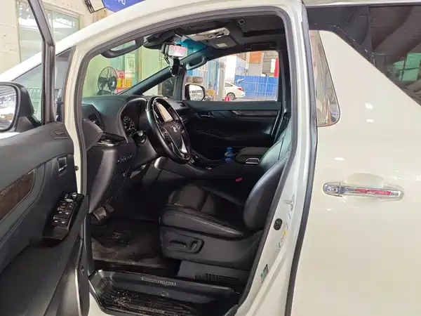 Toyota Vellfire 2020