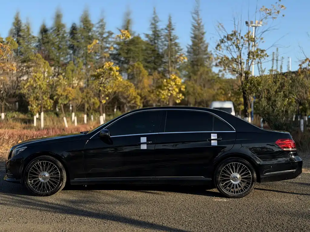 Mercedes-Benz E-Class 2015 — фото 22