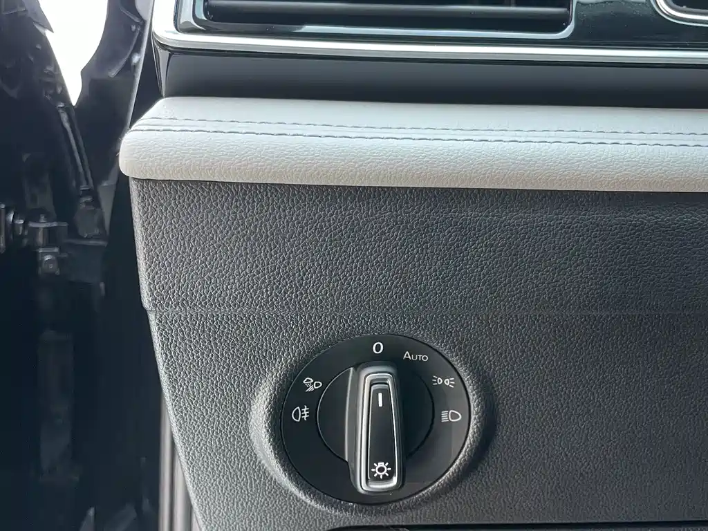Volkswagen Tiguan L 2023 — фото 29