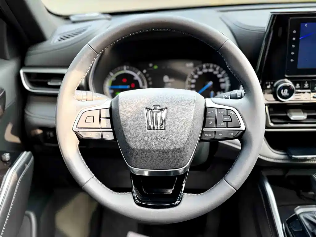 Toyota Crown Kluger 2023
