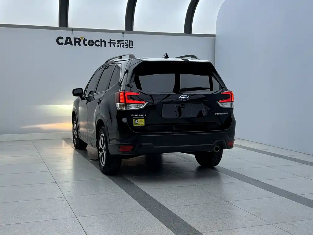 Subaru Forester 2022 — фото 23
