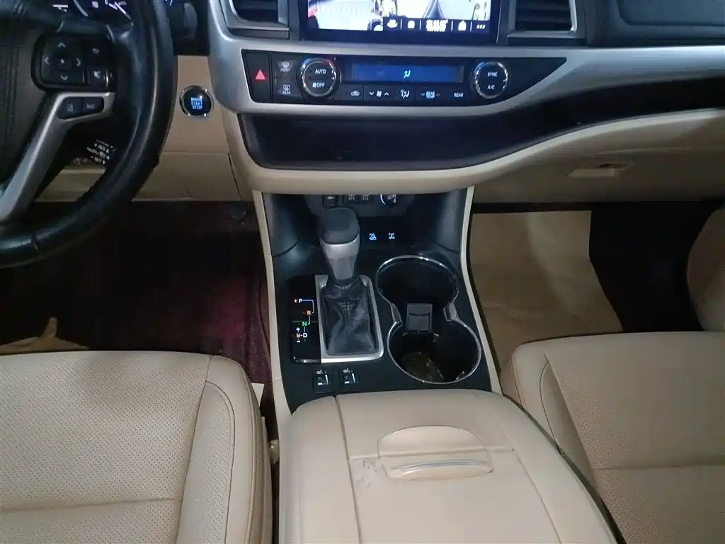 Toyota Highlander 2020 — фото 11