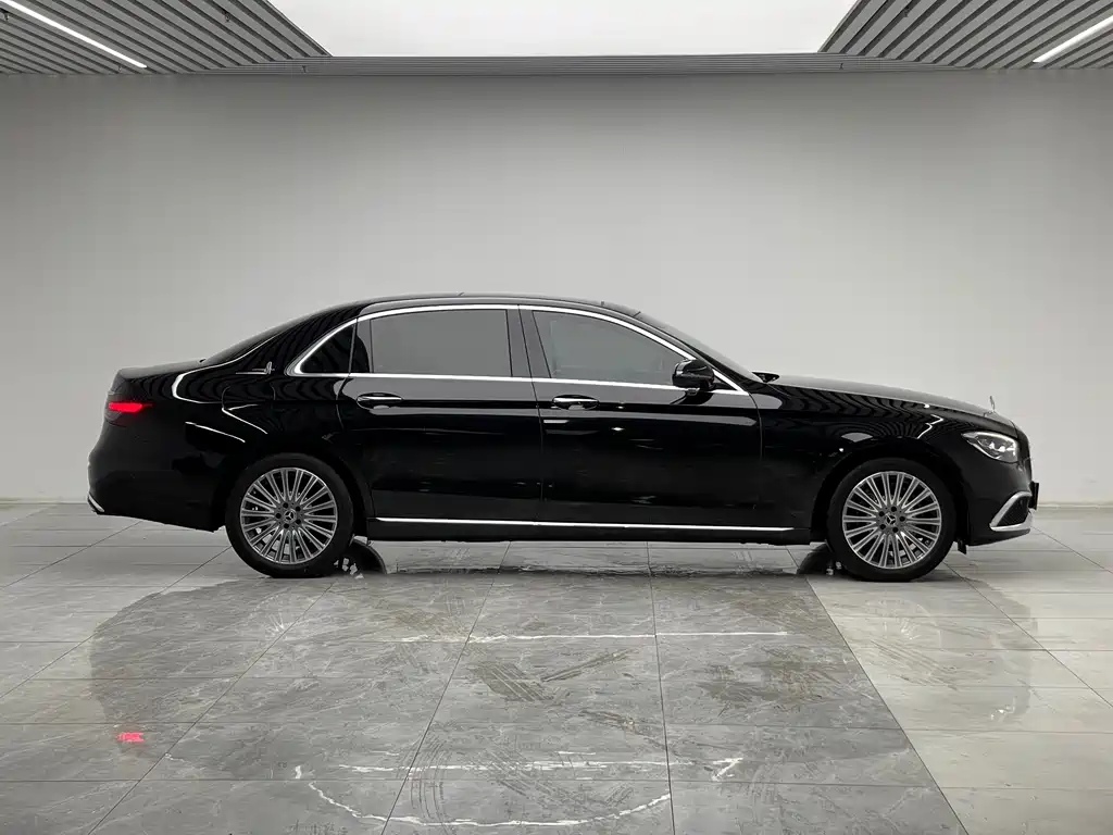 Mercedes-Benz E-Class 2021 — фото 8