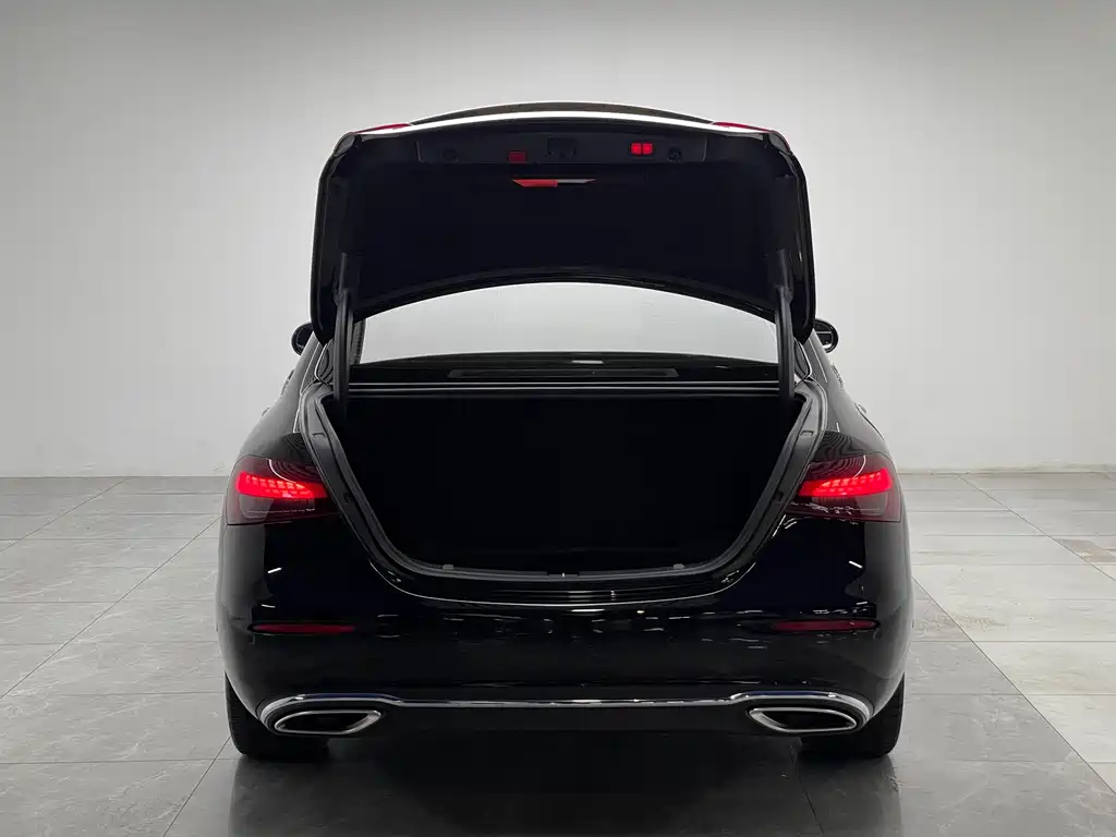 Mercedes-Benz E-Class 2021 — фото 10