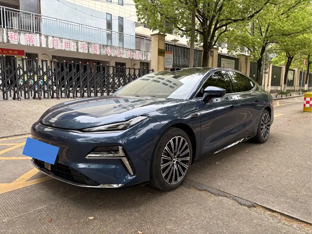 Geely Galaxy Starshine 8 2025 — фото 1