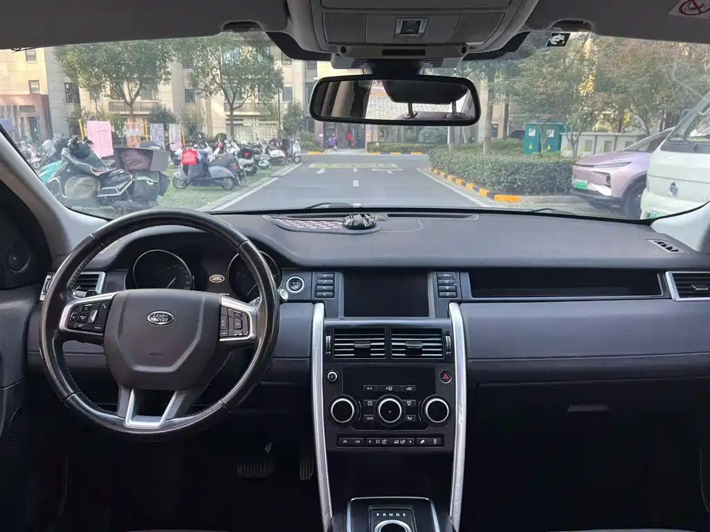 Land Rover Discovery Sport 2016 — фото 24