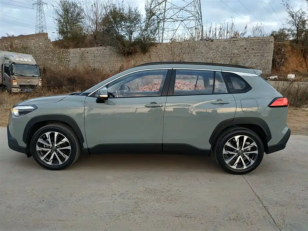 Toyota Corolla Cross 2022 — фото 4