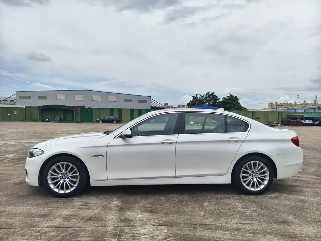 BMW 5 Series 2013 — фото 10