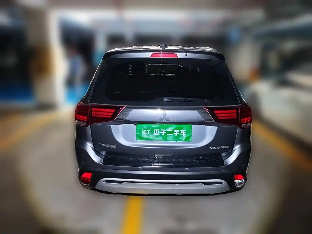 Mitsubishi Outlander 2020 — фото 3