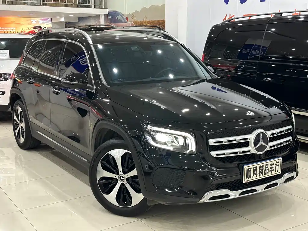 Mercedes-Benz GLB 2023