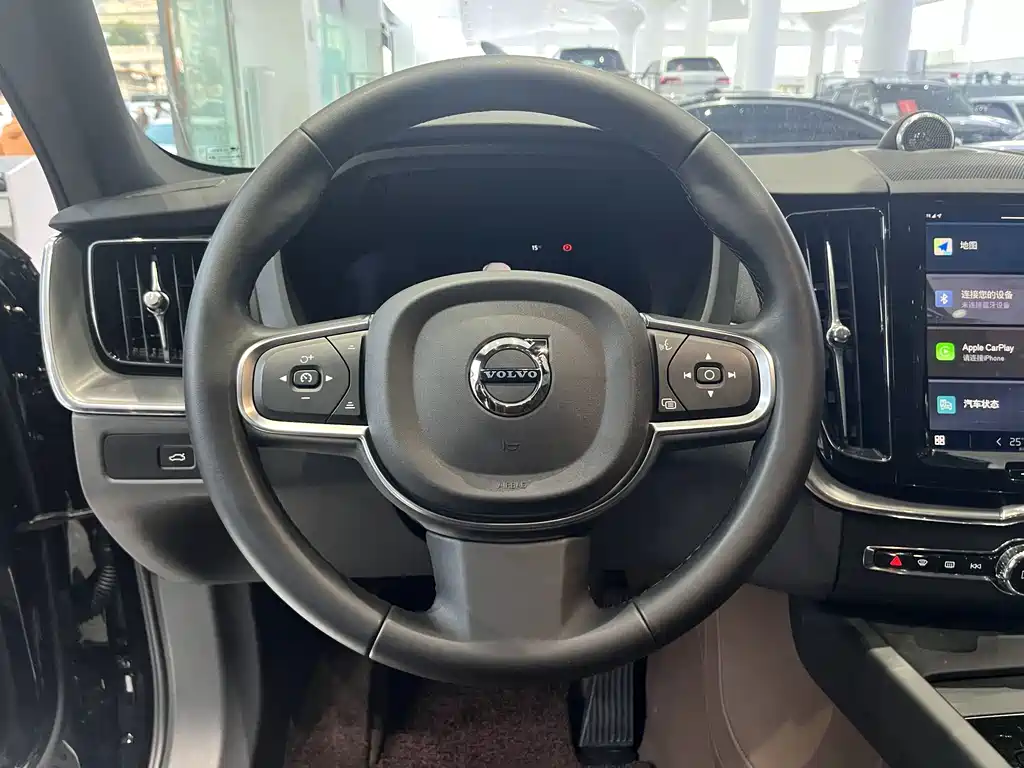 Volvo XC60 2025 — фото 23