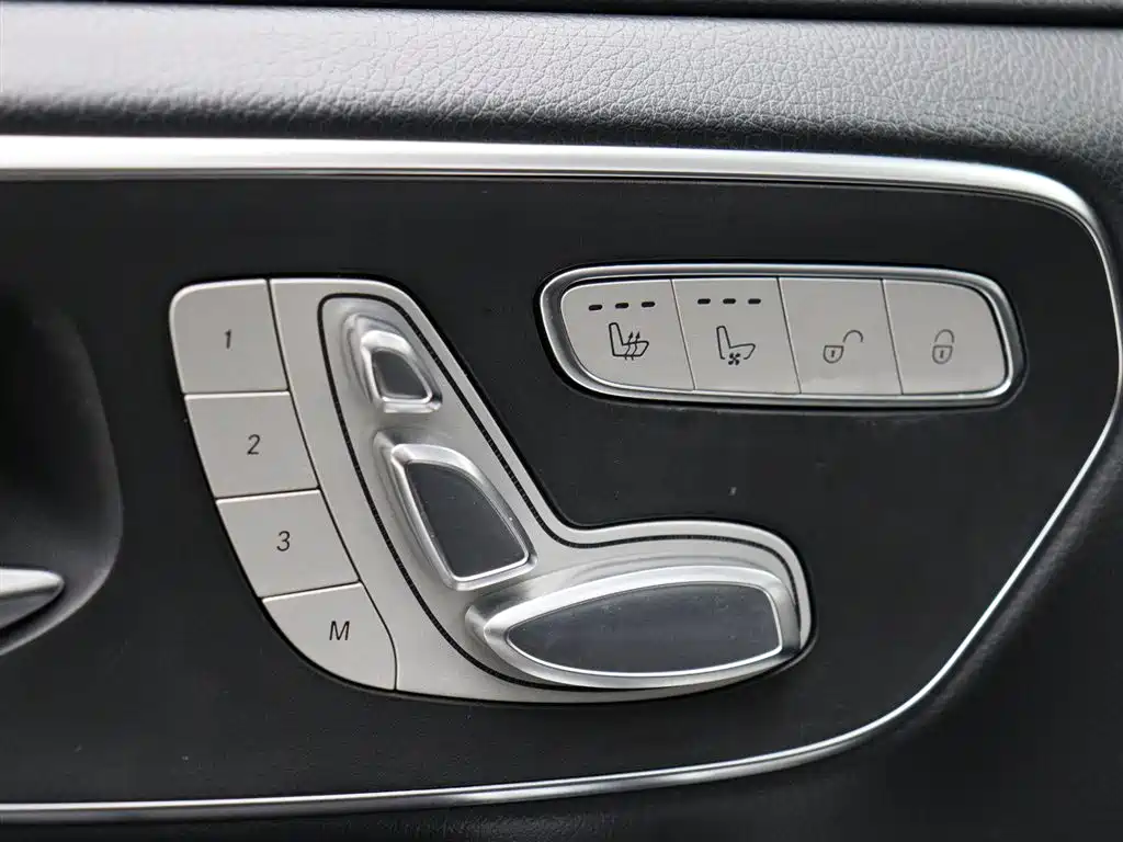 Mercedes-Benz V-Class 2022 — фото 5