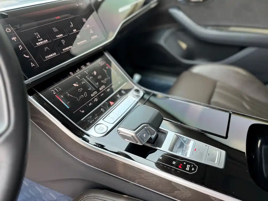 Audi A8 2020 — фото 9