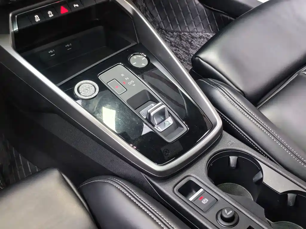 Audi A3 2022 — фото 15