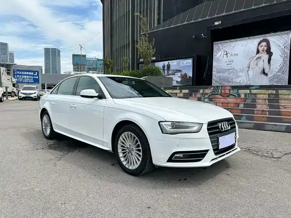 Audi A4L 2015
