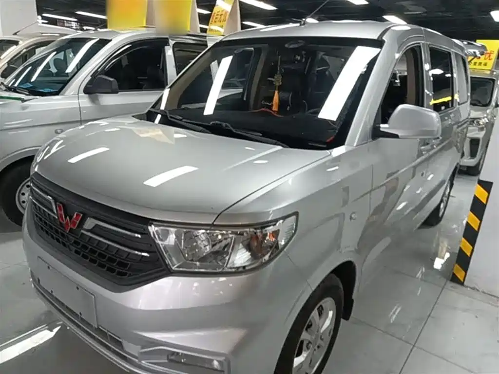 Wuling Hongguang V 2022 — фото 2