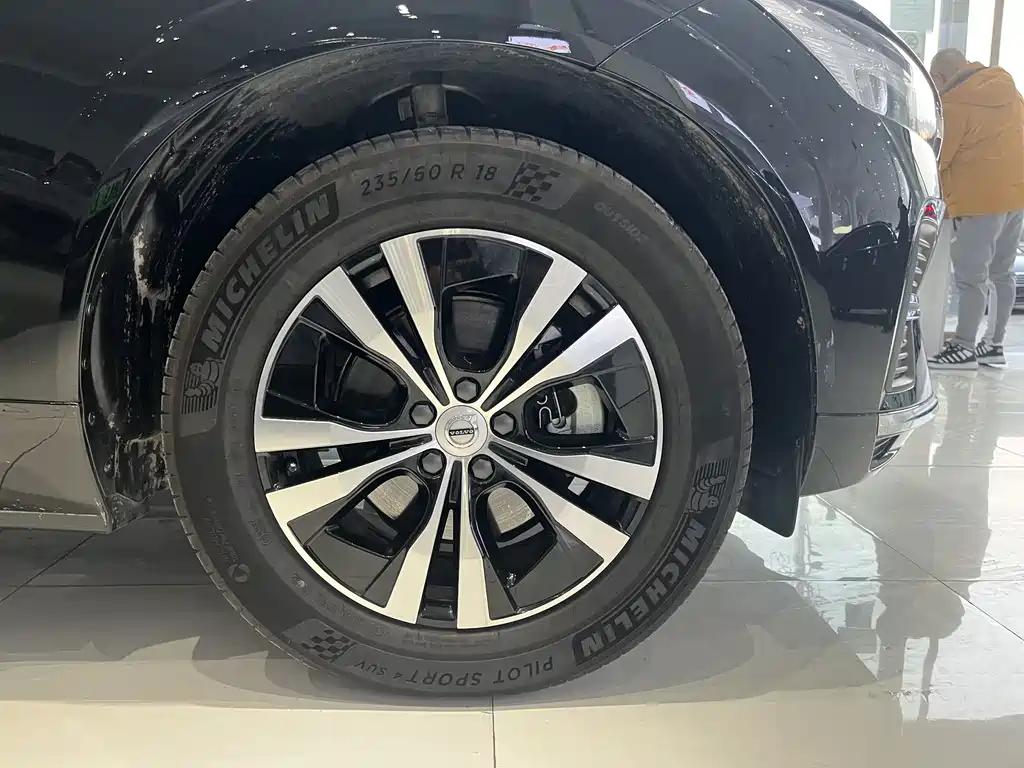 Volvo XC60 2025 — фото 19