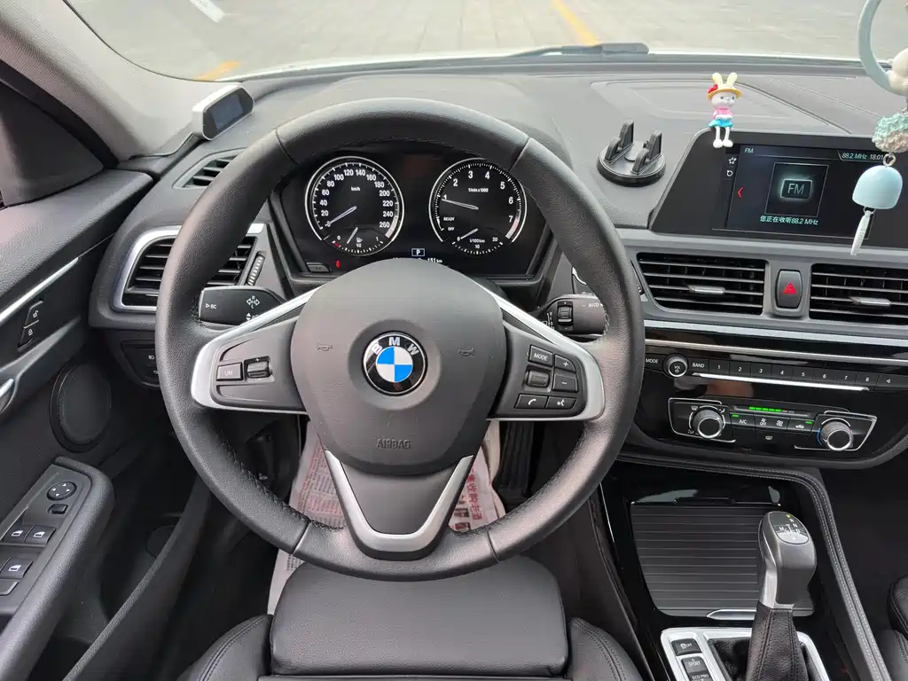 BMW 1 Series 2018 — фото 17