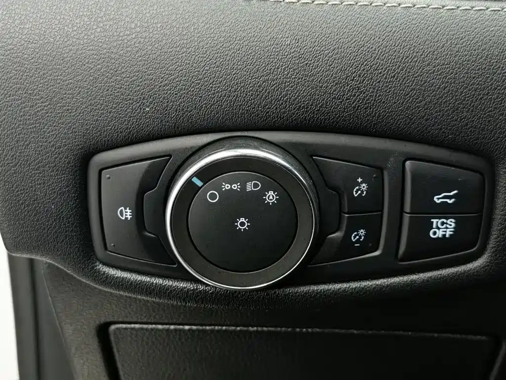 Ford Edge 2022 — фото 21