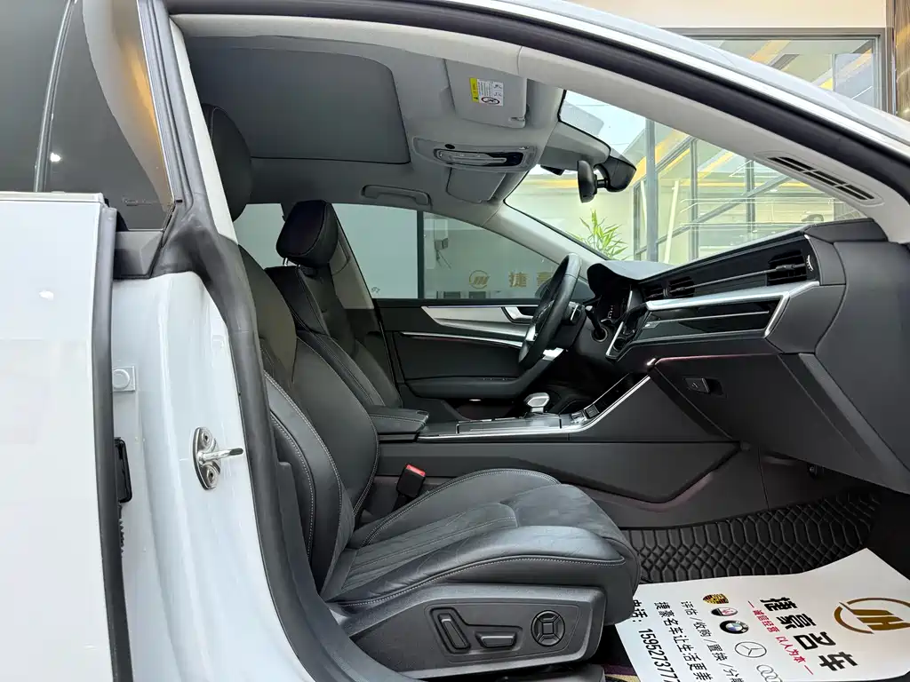 Audi A7L 2023 — фото 10