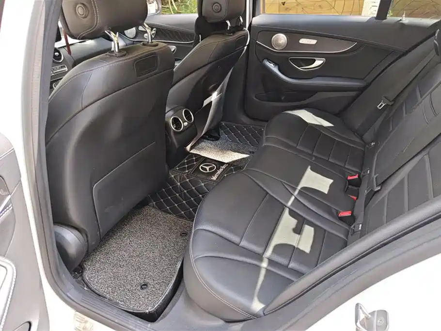 Mercedes-Benz C-Class 2018 — фото 11