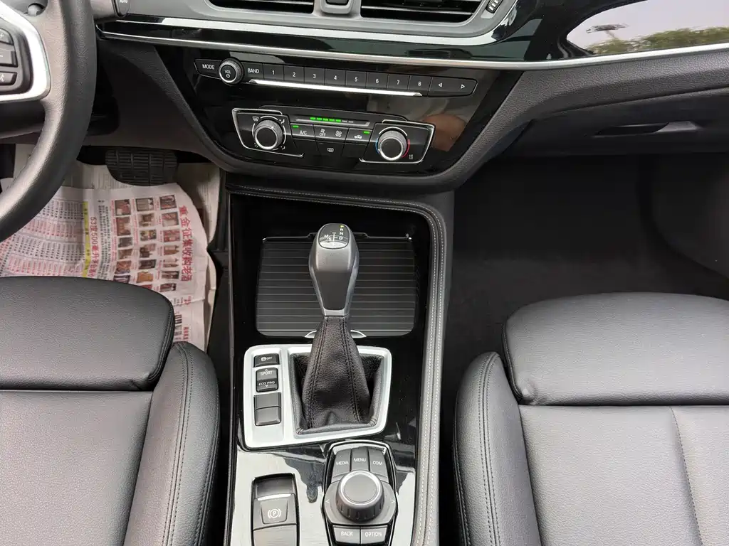 BMW 1 Series 2018 — фото 18