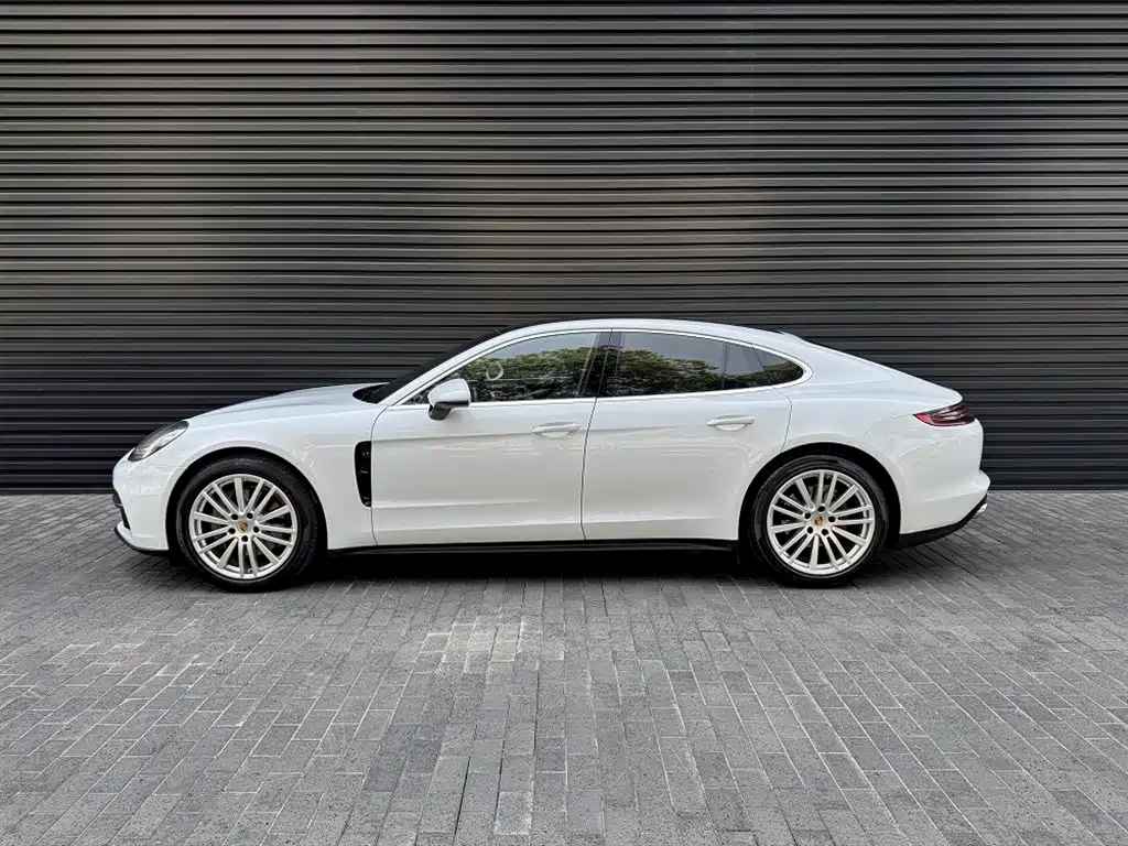 Porsche Panamera 2017 — фото 8