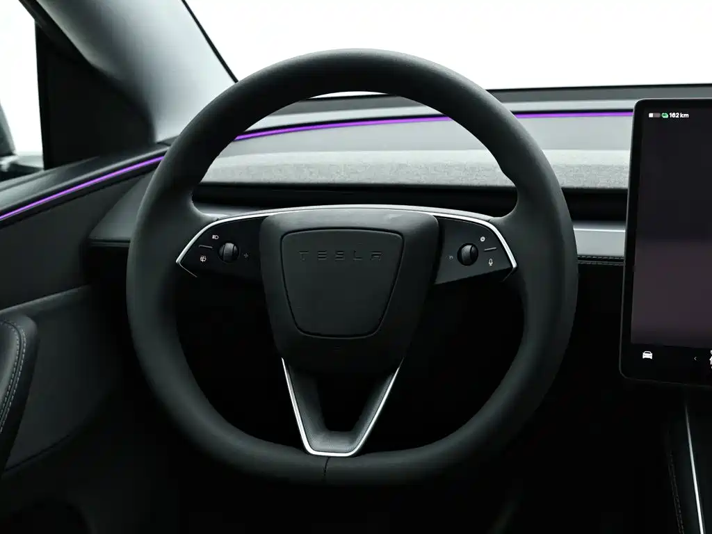 Tesla Model Y 2026 — фото 15
