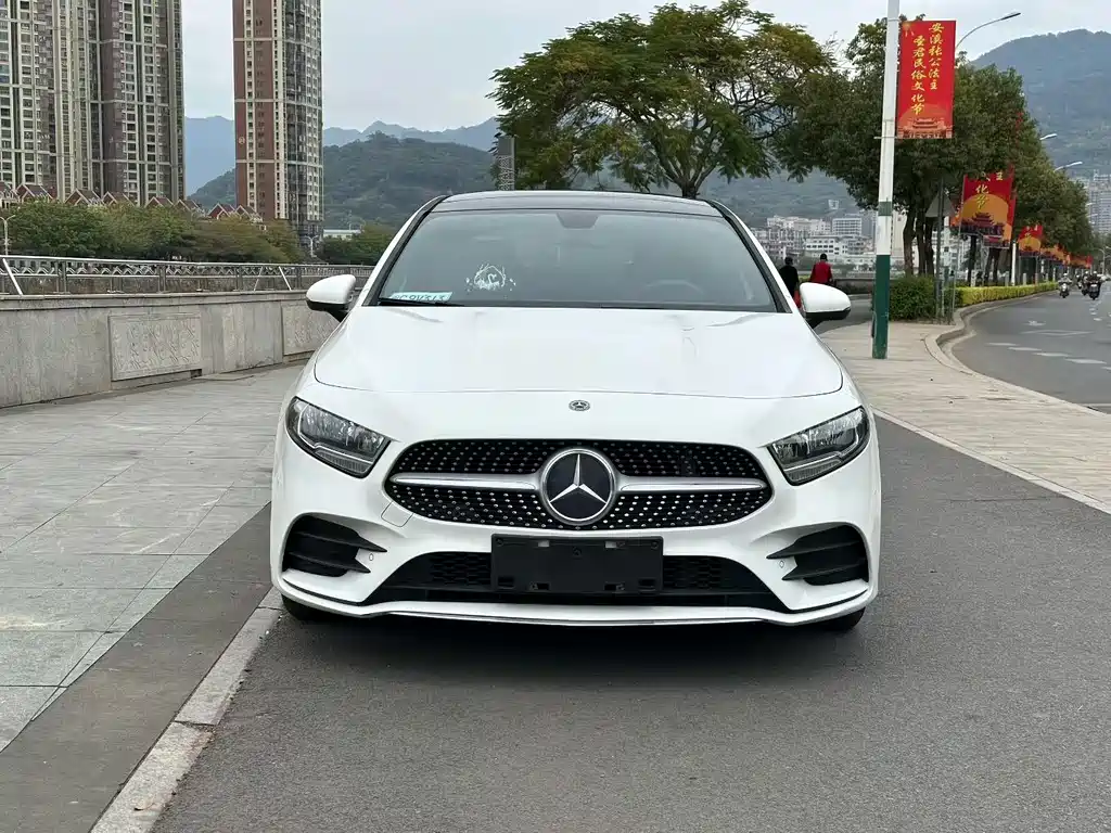 Mercedes-Benz A-Class 2019 — фото 2
