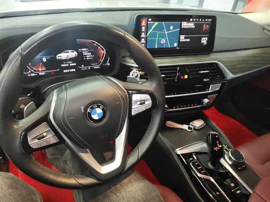 BMW 5 Series 2023 — фото 10