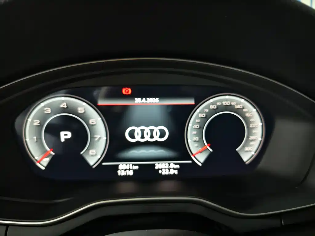 Audi A4L 2024 — фото 11