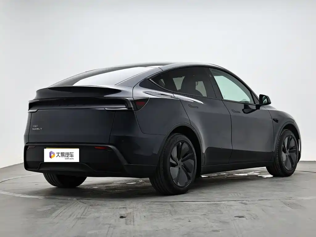 Tesla Model Y 2026 — фото 3