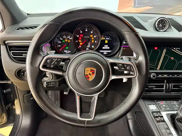 Porsche Macan 2021