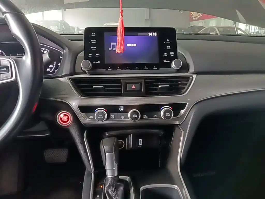 Honda Accord 2019 — фото 13