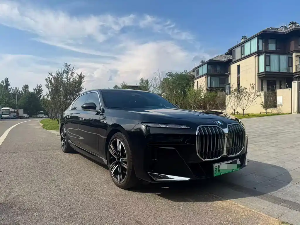 BMW i7 2023